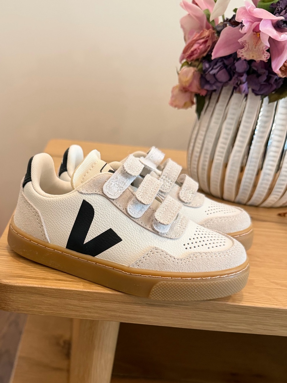 Veja Kids White Sneakers with Gum Sole and Black V Logo. NEVER WORN